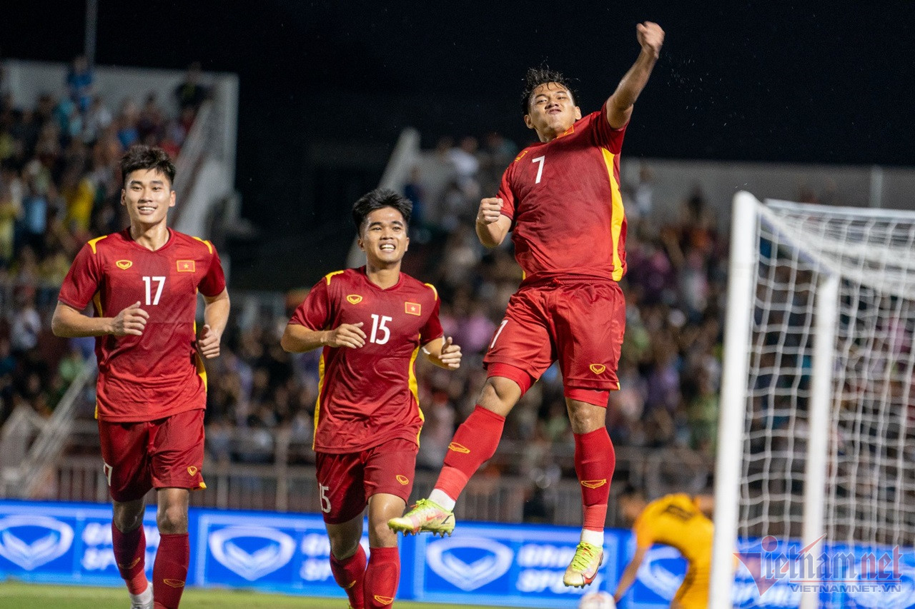 Thanh Nhân nâng tỷ số 2-0 cho ĐT Việt Nam