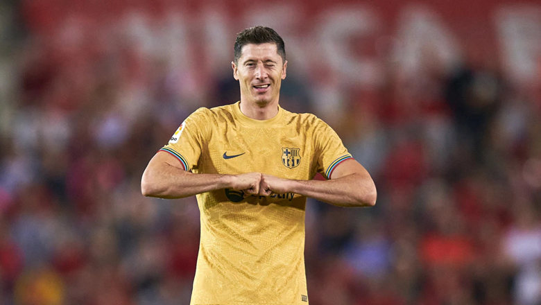 Cầu thủ Lewandowski ăn mừng khi đưa bóng vào lưới của Mallorca