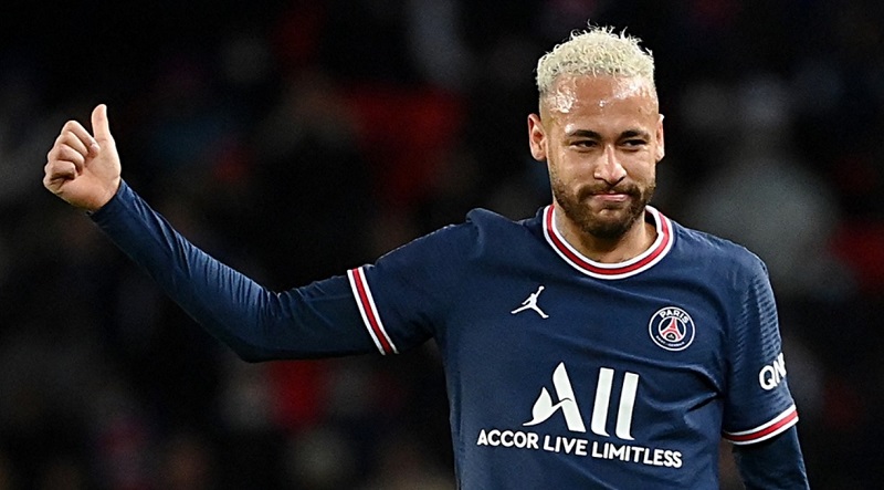 Neymar bao nhiêu tuổi khi đang khoác áo Paris Saint Germain