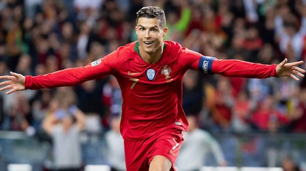 Ronaldo bao nhiêu tuổi