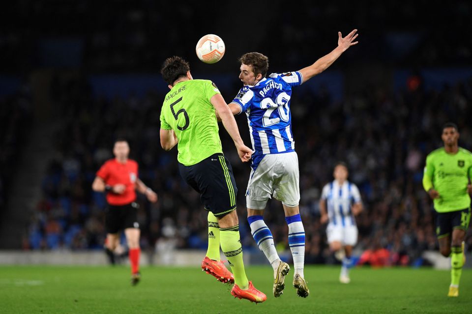 “Anh trưởng” Harry Maguire không thể tạo nên sự khác biệt khi đá ở một vị trí trái sở