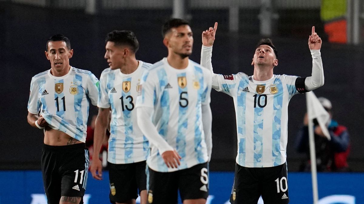 Argentina hướng đến trận chung kết với đội hình toàn sao