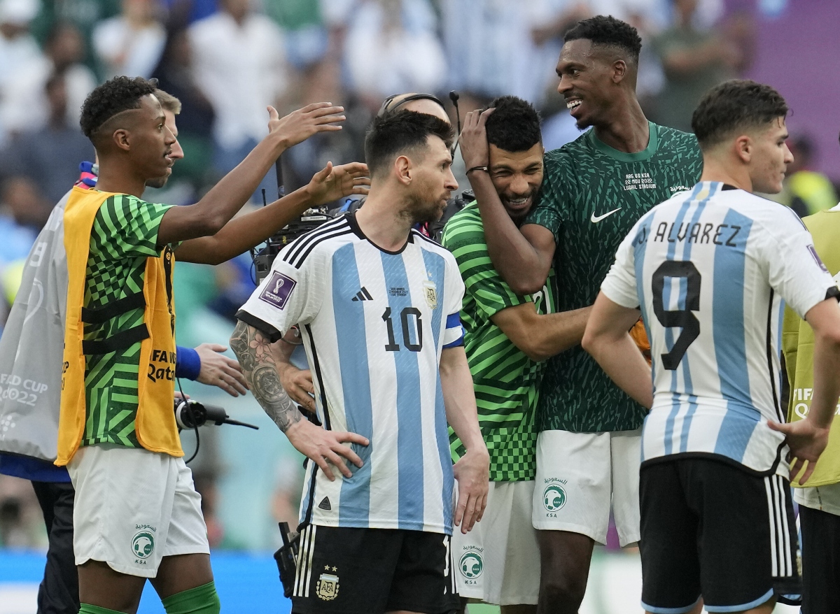 Argentina vực dậy sau trận thua