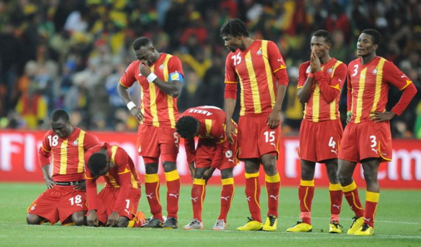 Đội tuyển Ghana gục ngã sau khi thua penalty trước Uruguay