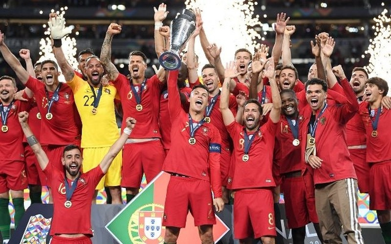 Fernandes cùng đội tuyển Bồ Đào Nha vô địch UEFA Nations League 2018-2019