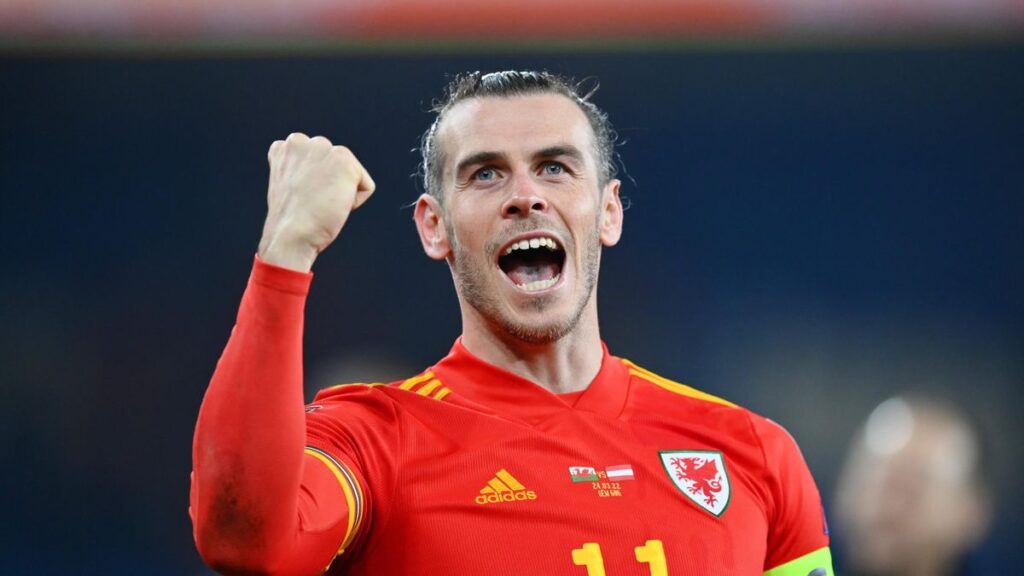 Gareth Bale lĩnh xướng hàng công Wales