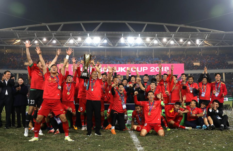 HLV Park-Hang-seo cùng đội tuyển U23 Việt Nam vô địch AFF Cup 2018.