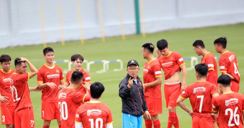 HLV Park cho các học trò chơi theo sơ đồ 3-4-3