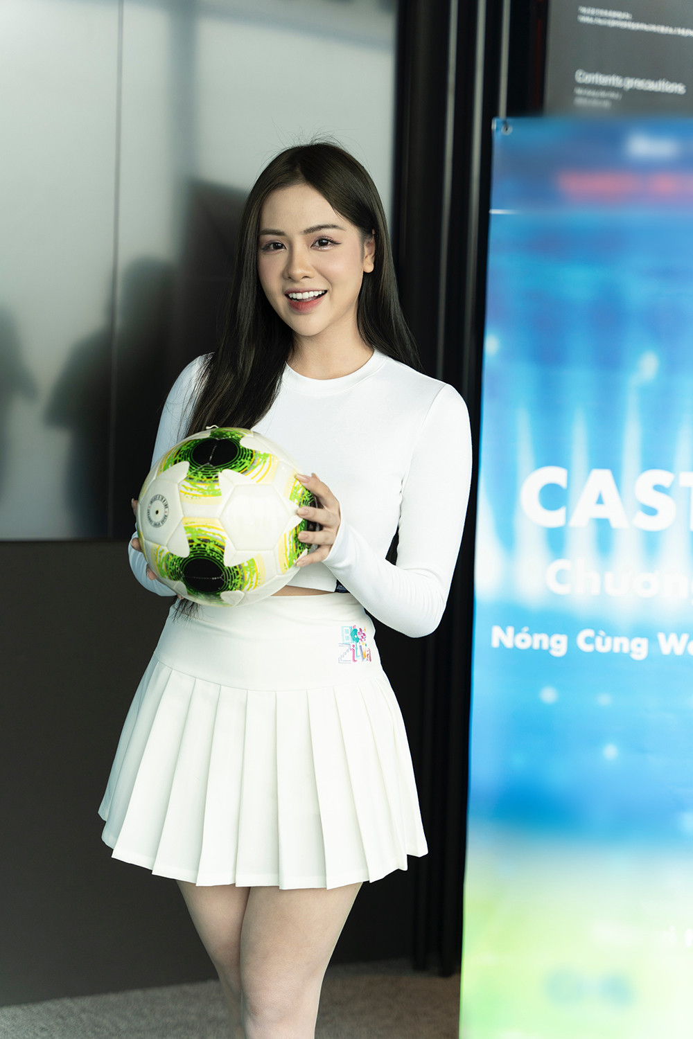 Hot girl Cao Trang nói nhầm Chelsea tham dự World Cup 2022