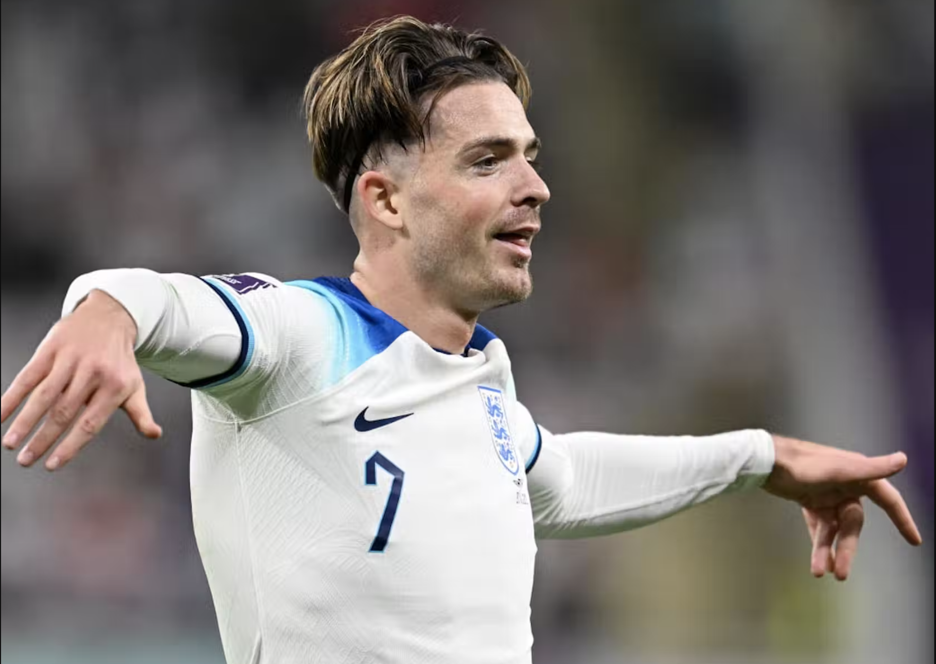 Jack Grealish bênh vực HLV trưởng