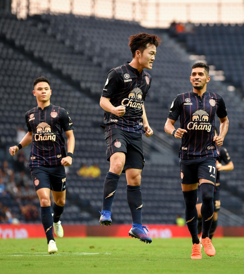 Lương Xuân Trường ghi bàn thắng đầu tiên cho CLB Buriram United