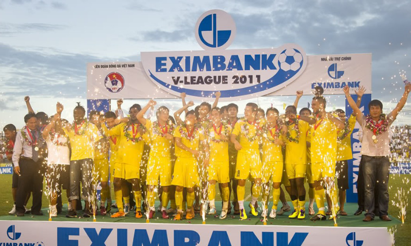 Nguyễn Trọng Hoàng vô địch V-League 2011 cùng CLB SLNA