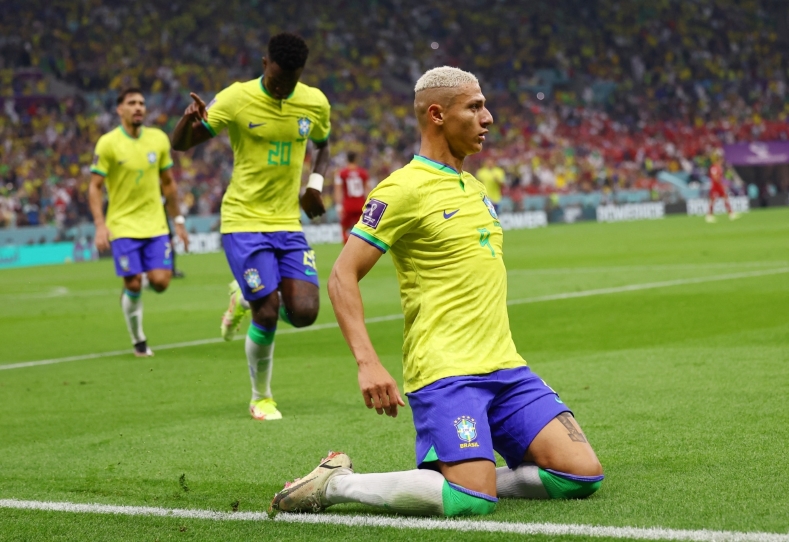 Richarlison giúp đội tuyển Brazil có bàn thắng đầu tiên