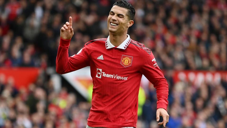 Ronaldo trở thành tâm điểm truyền thông sau bài phỏng vấn