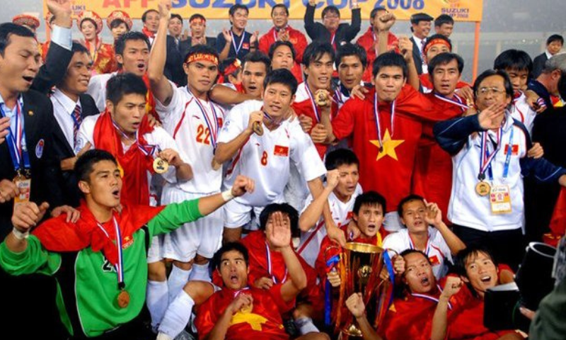 Thạch Bảo Khanh cùng đội tuyển Việt Nam vô địch AFF Cup 2008 