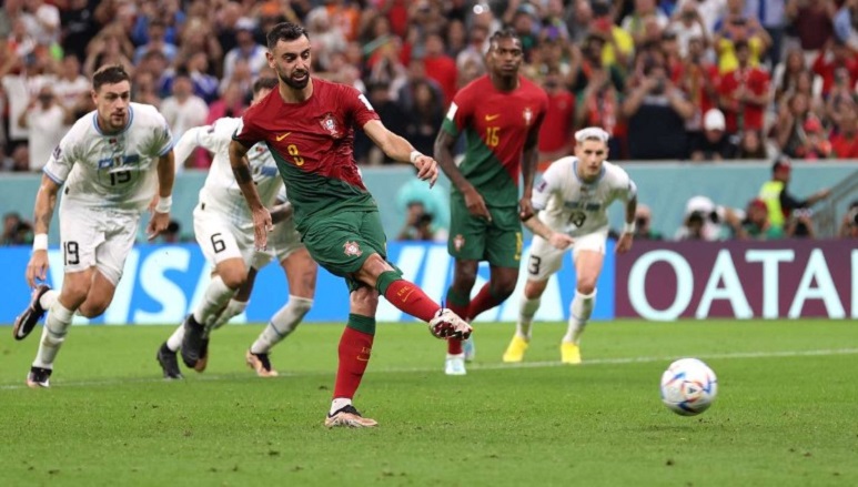 Bruno Fernandes trở thành người hùng của Bồ Đào Nha