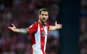 Barca chiêu mộ cầu thủ Inigo Martinez thế chỗ Pique