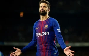 Pique chính thức thông báo chia tay Barca