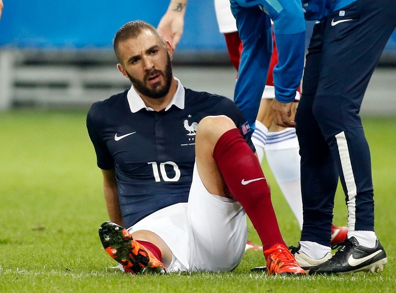 Karim Benzema gặp chấn thương khi vừa mới đến Qatar