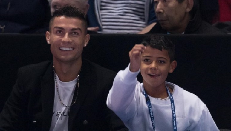 Hình ảnh Ronaldo Jr xuất hiện cùng người cha nổi tiếng