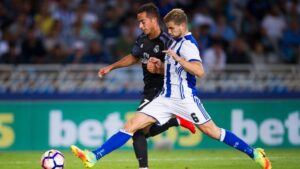 Barcelona đạt thỏa thuận chiêu mộ cầu thủ Inigo Martinez