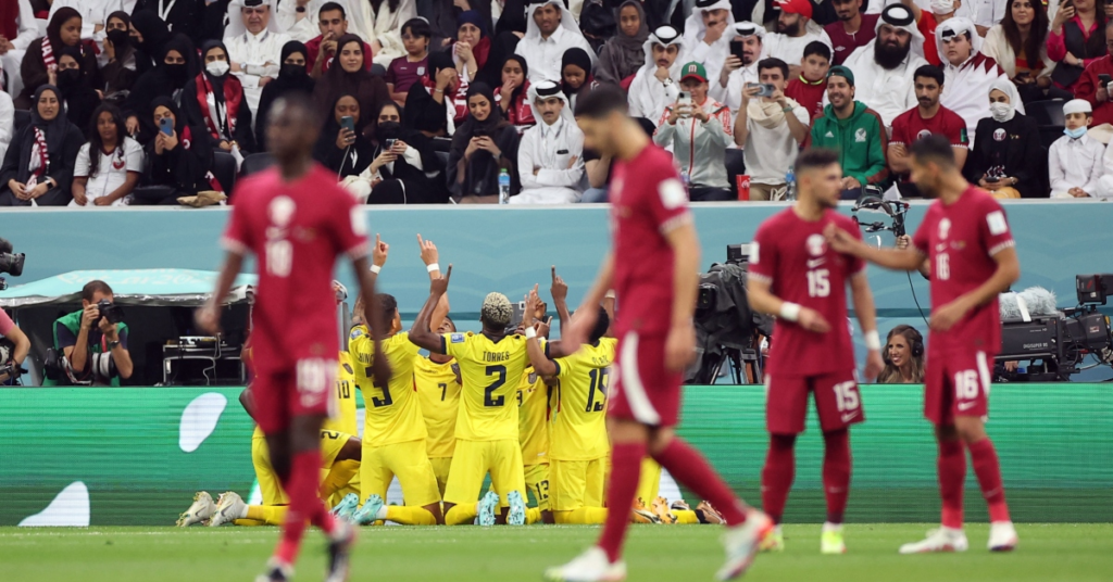 Qatar 0-2 Ecuador: Chủ nhà và kỷ lục đáng quên