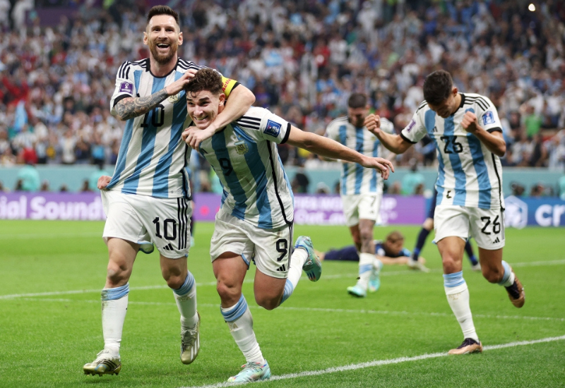 Alvarez tỏa sáng cùng Messi đưa Argentina vào Chung kết World Cup 2022