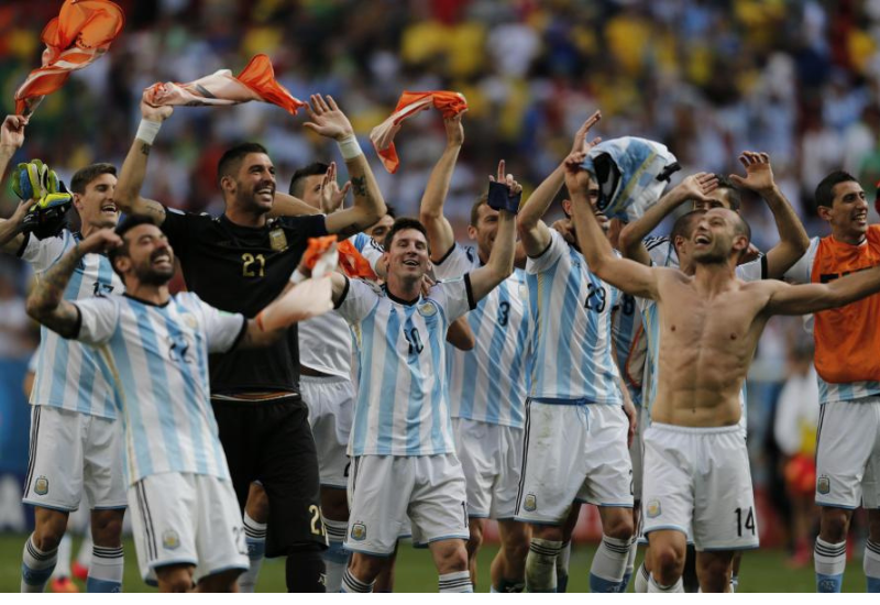 Argentina đánh bại Hà Lan tại Bán kết World Cup 2014