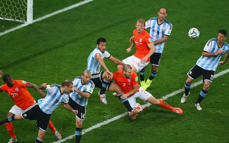 Argentina đánh bại Hà Lan tại Bán kết World Cup 2014