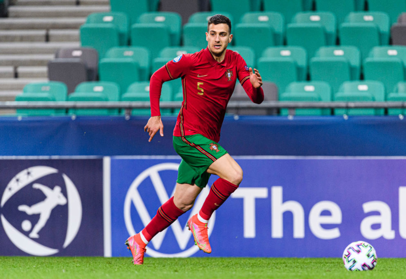 Dalot trong khoác áo Bồ Đào Nha ở Euro 2020