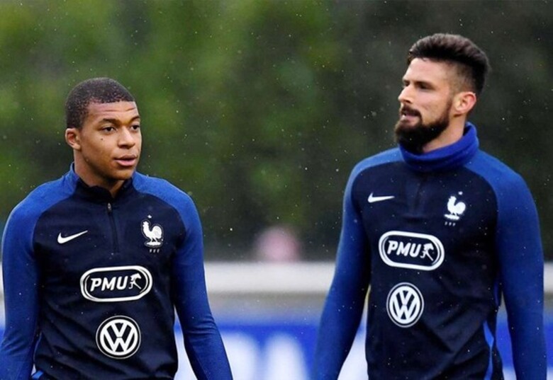 Giroud cùng đàn em Kylian Mbappe