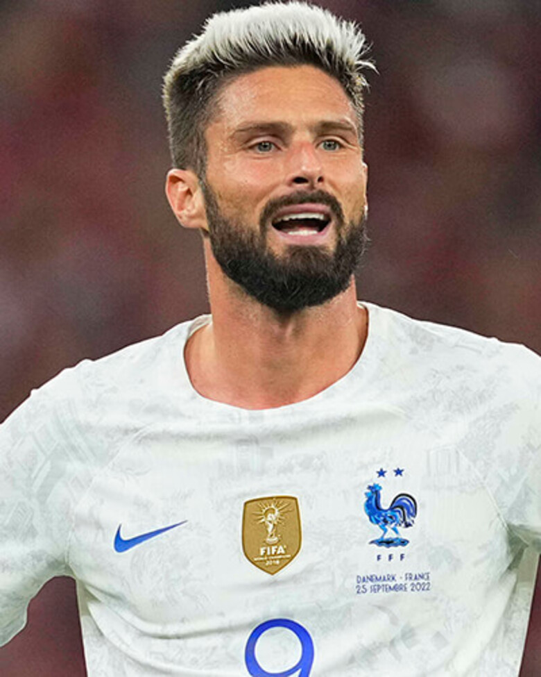 Giroud hồi còn chơi cho Tottenham Hotspour