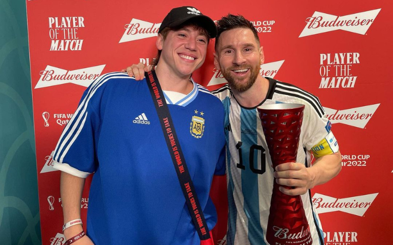 Lionel Messi nhận giải cầu thủ xuất sắc nhất trận lần thứ 2 ở World Cup 2022