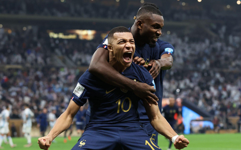 Mbappe tỏa sáng giúp Pháp lấy lại hy vọng