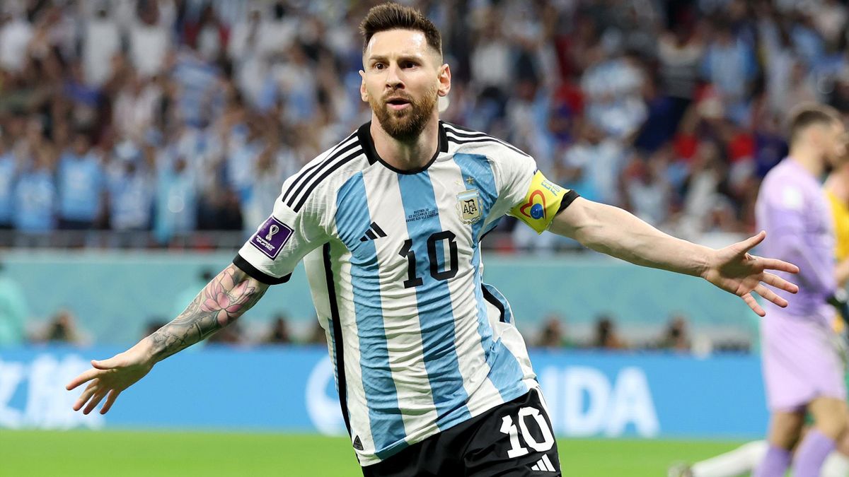 Messi mở tỉ số cho đội nhà