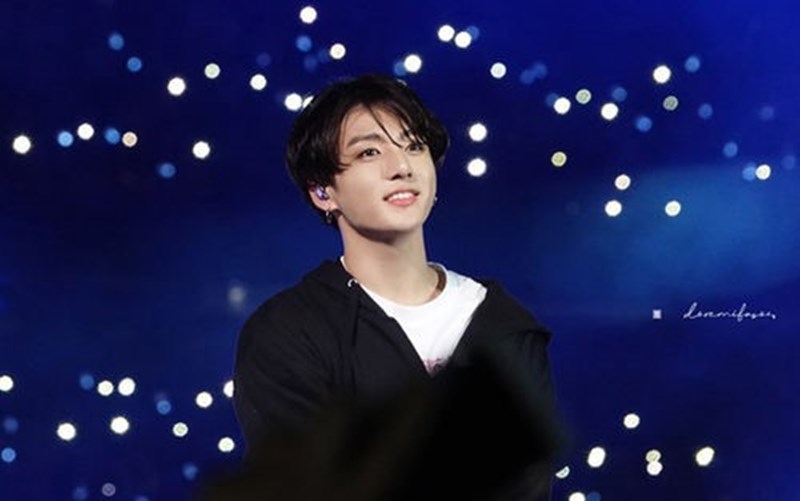 Nam ngôi sao Jungkook dính tin đồn hẹn hò với SinB