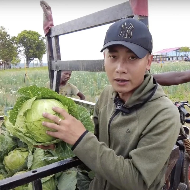 Quang Linh đầu tư mở rộng nông trại của mình ở Châu Phi