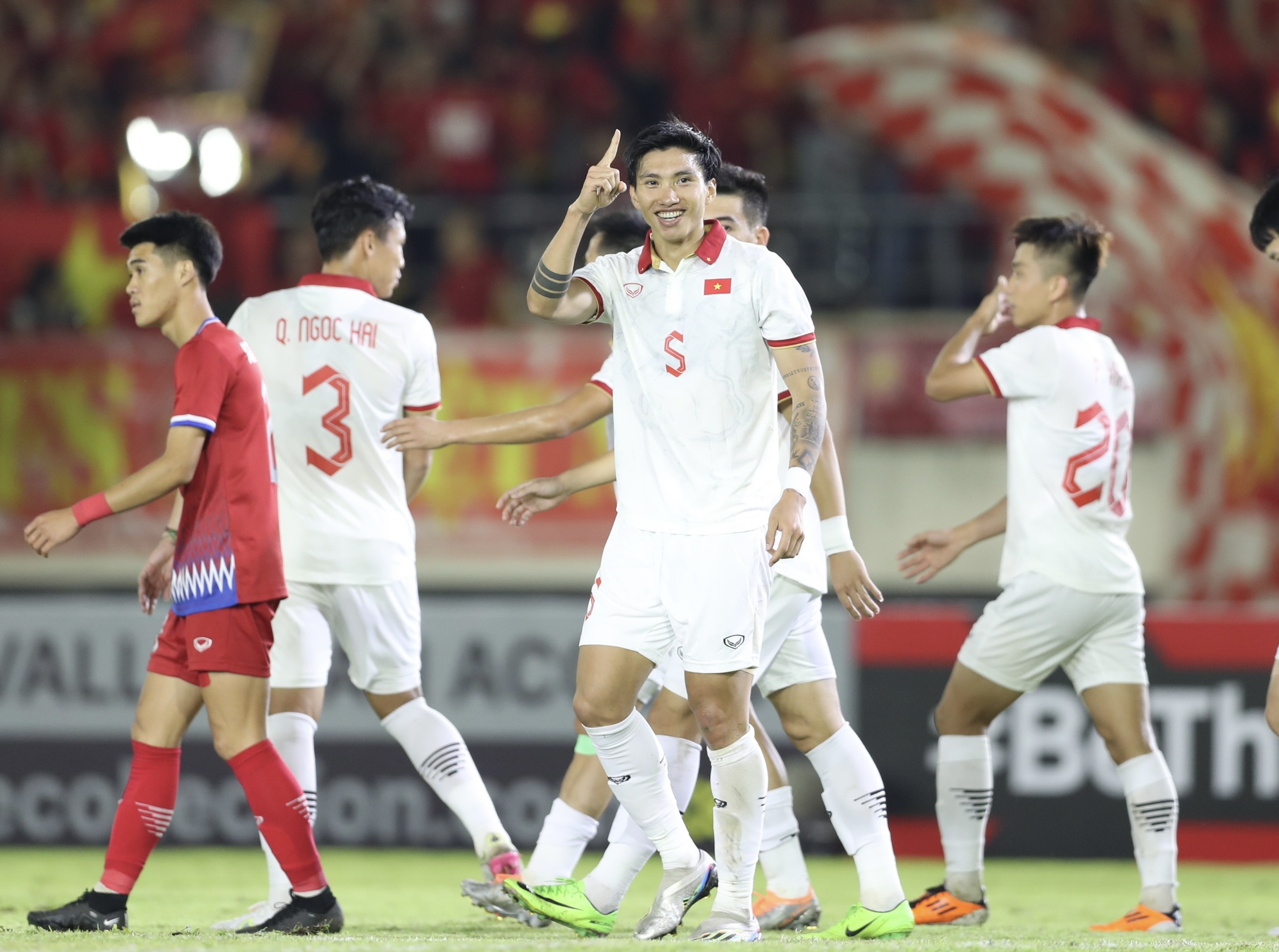 Liệu AFF Cup là nơi khiến Văn Hậu từ tài năng xuất chúng đến ngôi sao “cùi chỏ”