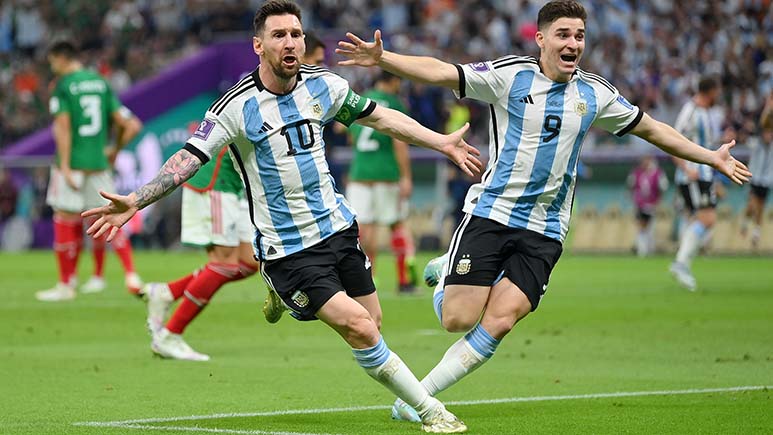 Argentina và Messi giành chiến thắng trước Mexico