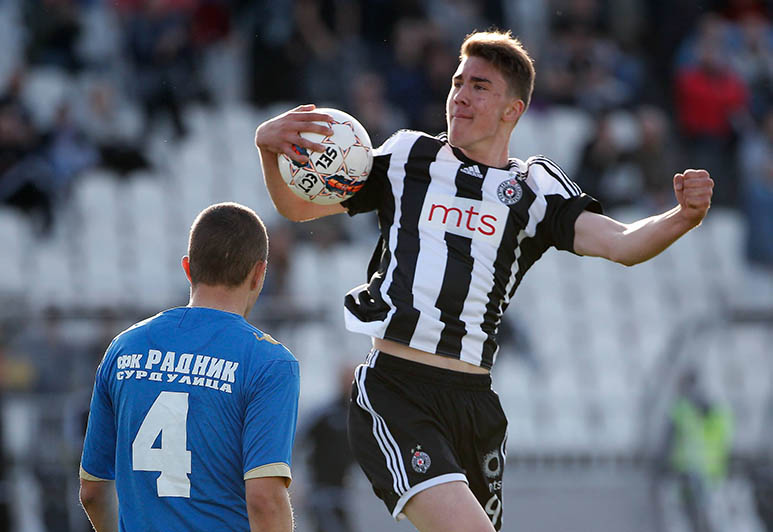 Dusan Vlahovic khi còn khoác áo CLB Partizan