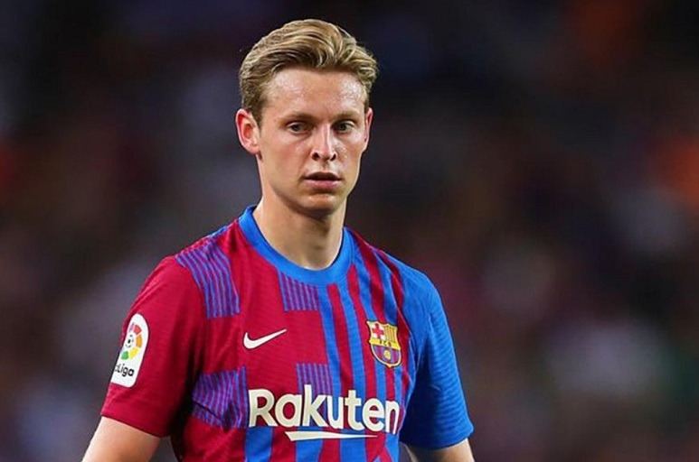 Barcelona muốn giảm lương Frenkie de Jong 