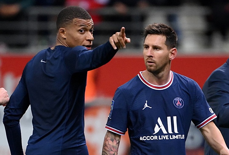 Lionel Messi bị đồn đoán mâu thuẫn với Mbappe