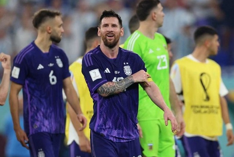 Argentina vượt qua thử thách để đến vòng 1/16 World Cup