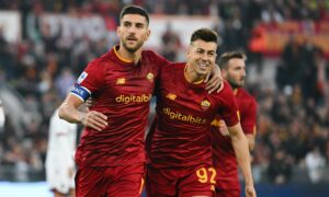 Roma có 3 điểm trong cuộc đua Top 4