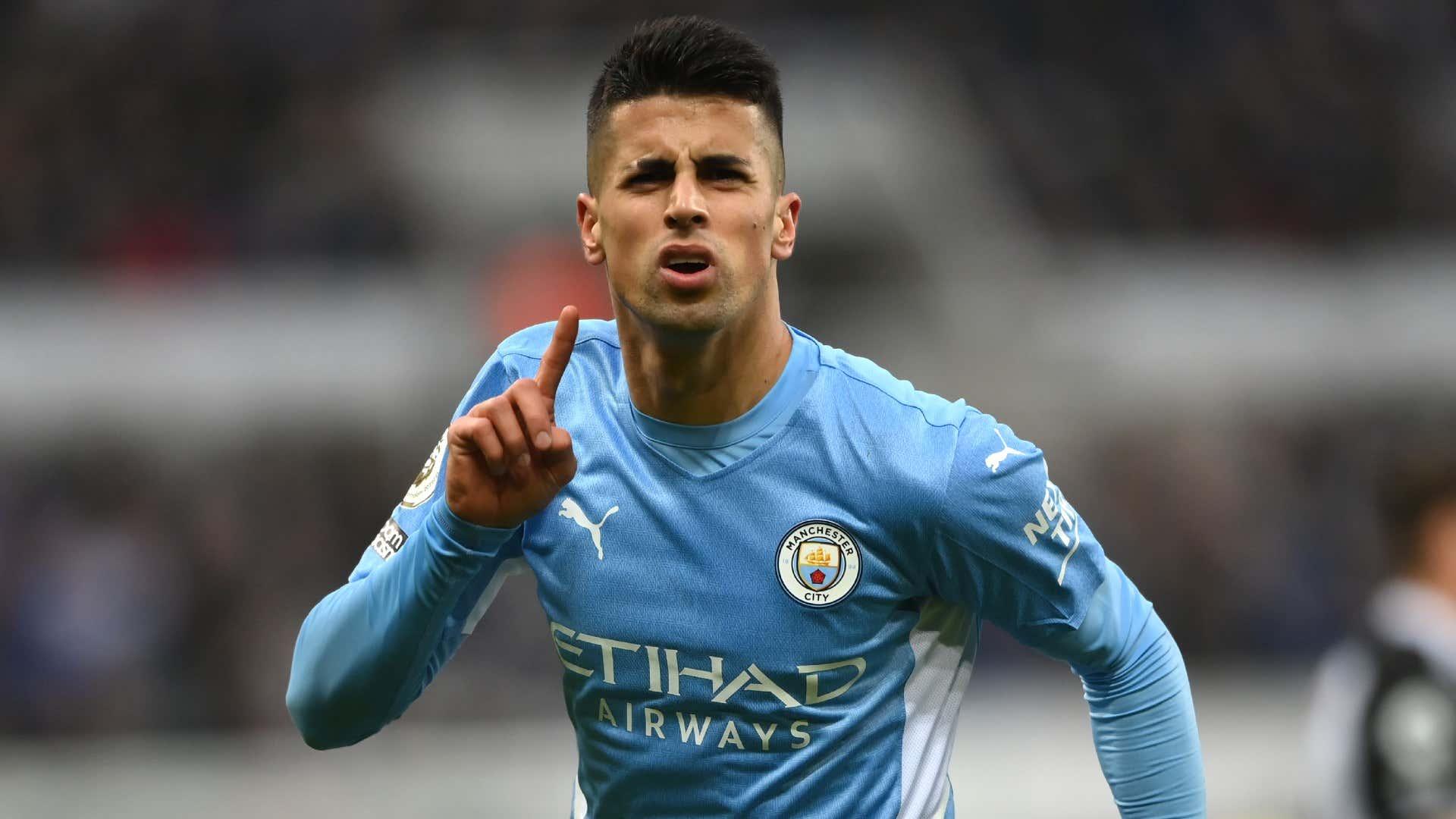 Cancelo là cầu thủ cá tính