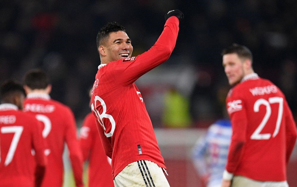 Casemiro tỏa sáng với cú đúp