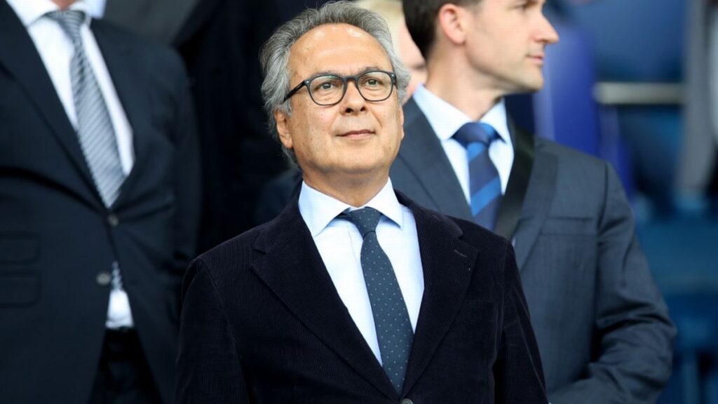 Chủ sở hữu của Everton, Farhad Moshiri, được cho là đã rao bán câu lạc bộ