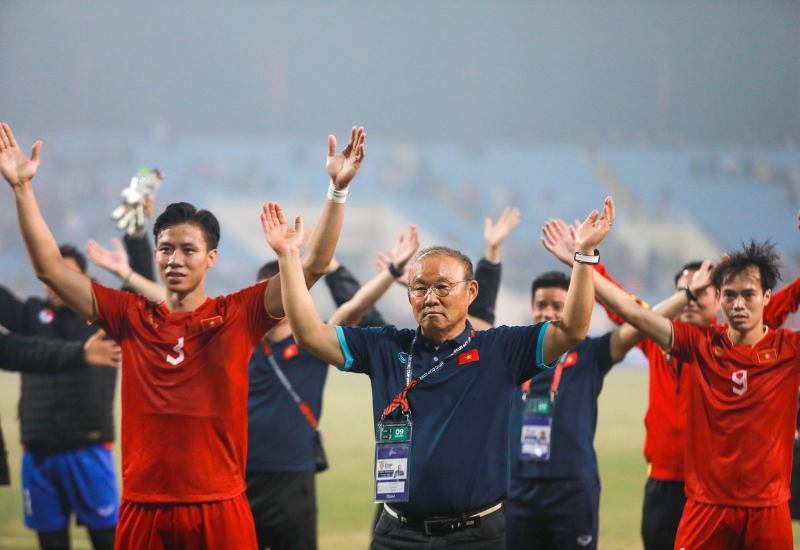 Thầy trò HLV Park Hang-seo vui mừng khi giành vé vào Chung kết AFF Cup 2022