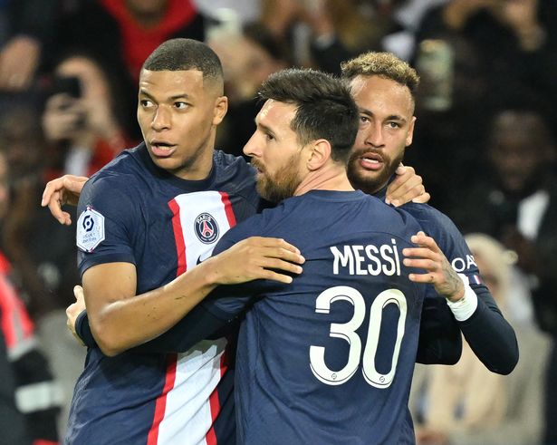 Kylian Mbappe có mối quan hệ phức tạp với Neymar và Lionel Messi