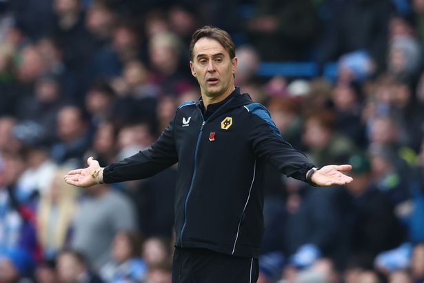 Lopetegui thực hiện ba sự thay đổi người trong giờ nghỉ